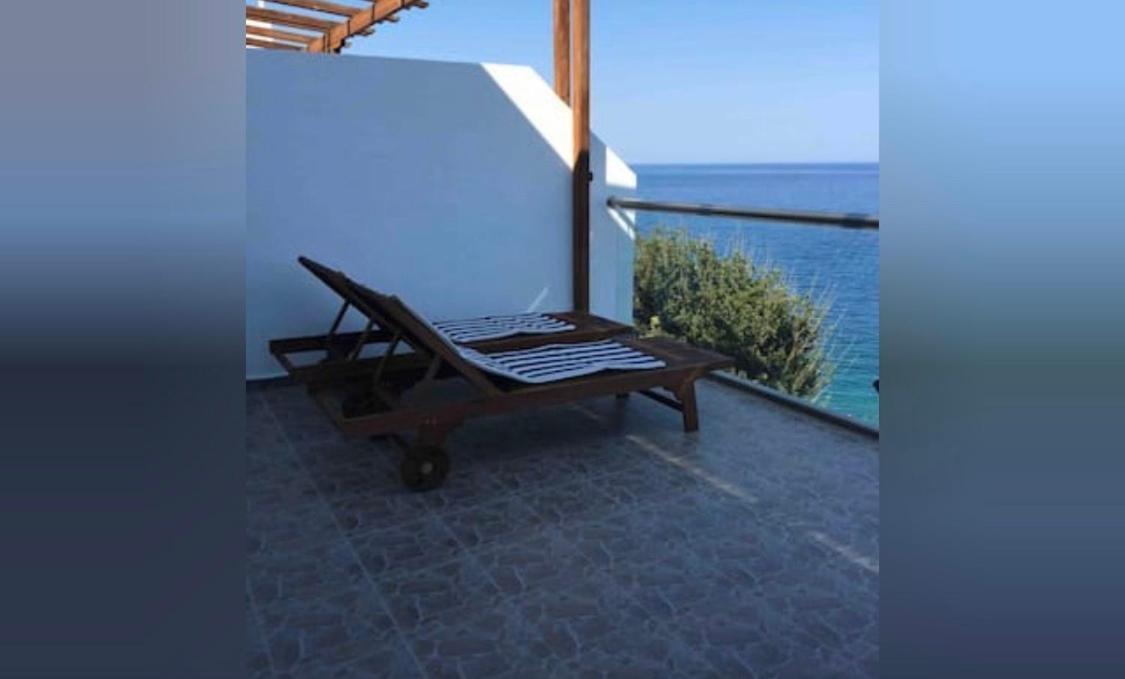 Grande Blue Suites With Private Bay Архангелос Экстерьер фото