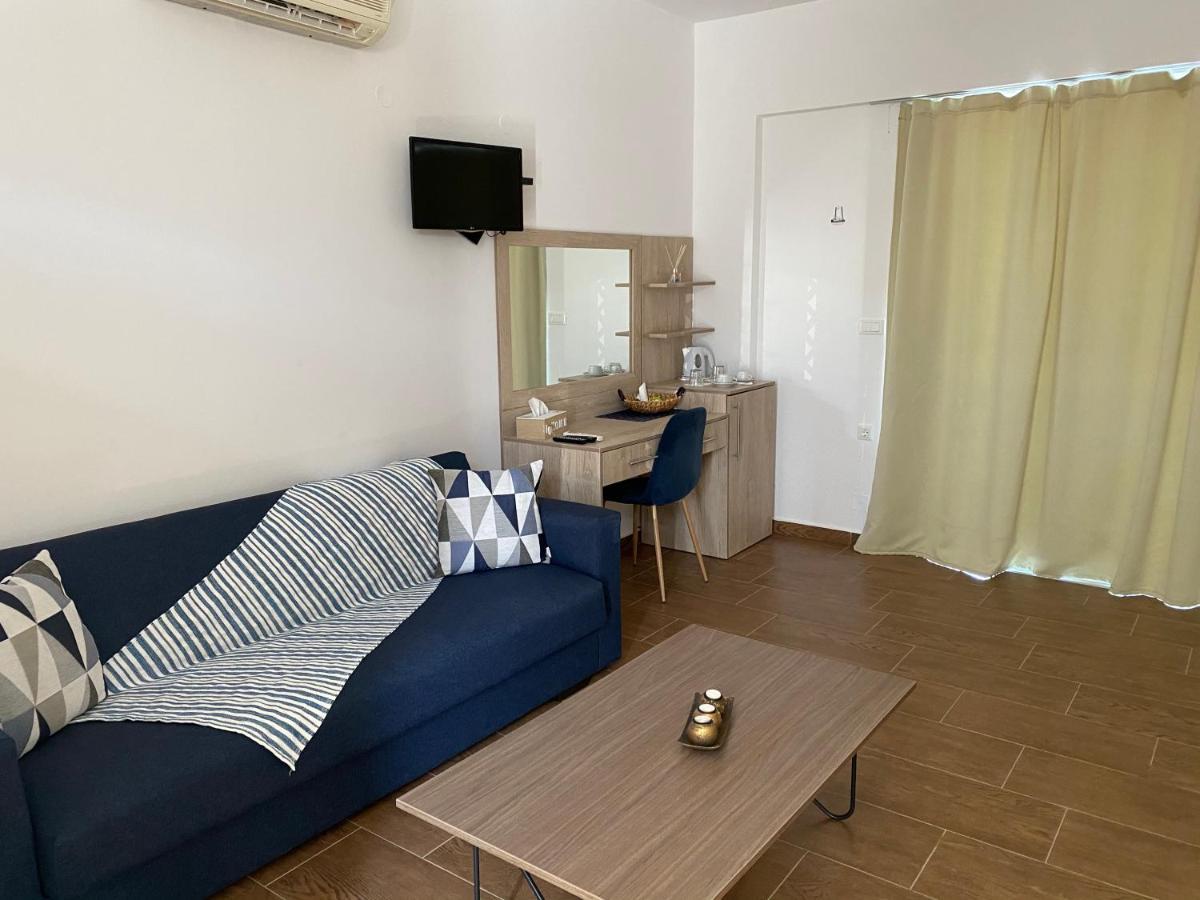 Grande Blue Suites With Private Bay Архангелос Экстерьер фото